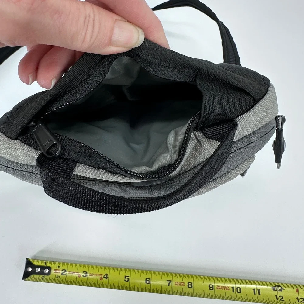 Pacsafe Venturesafe 200 PA025 Anti-Theft Crossbody‎ Gray Black Travel Shoulder